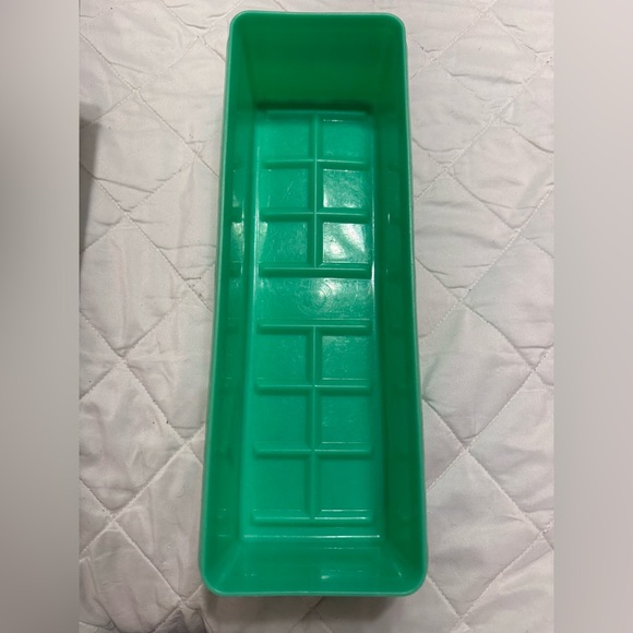 Vintage Tupperware Green Rectangular cellery Storage Container - Picture 4 of 4